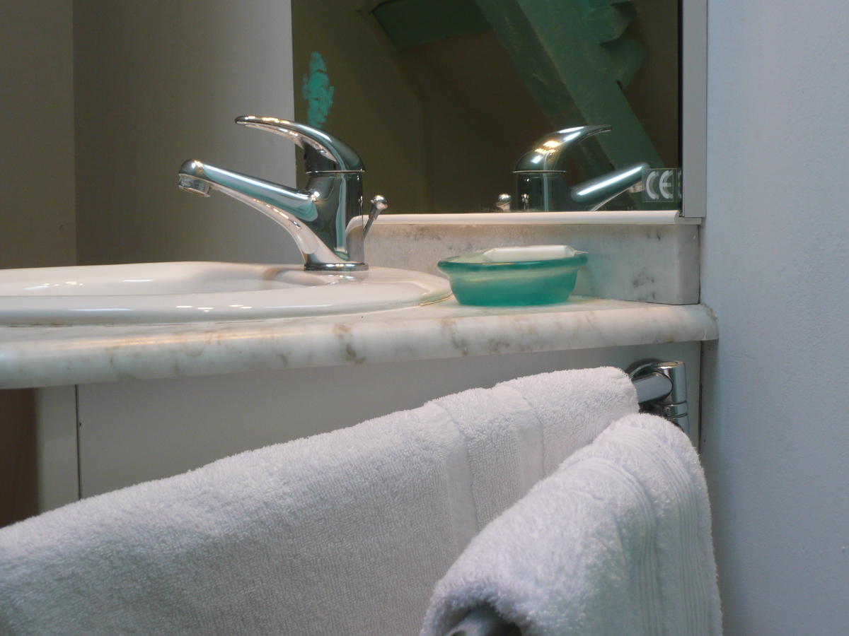 Manoir De Bois En Ardres Bed & Breakfast Rom bilde