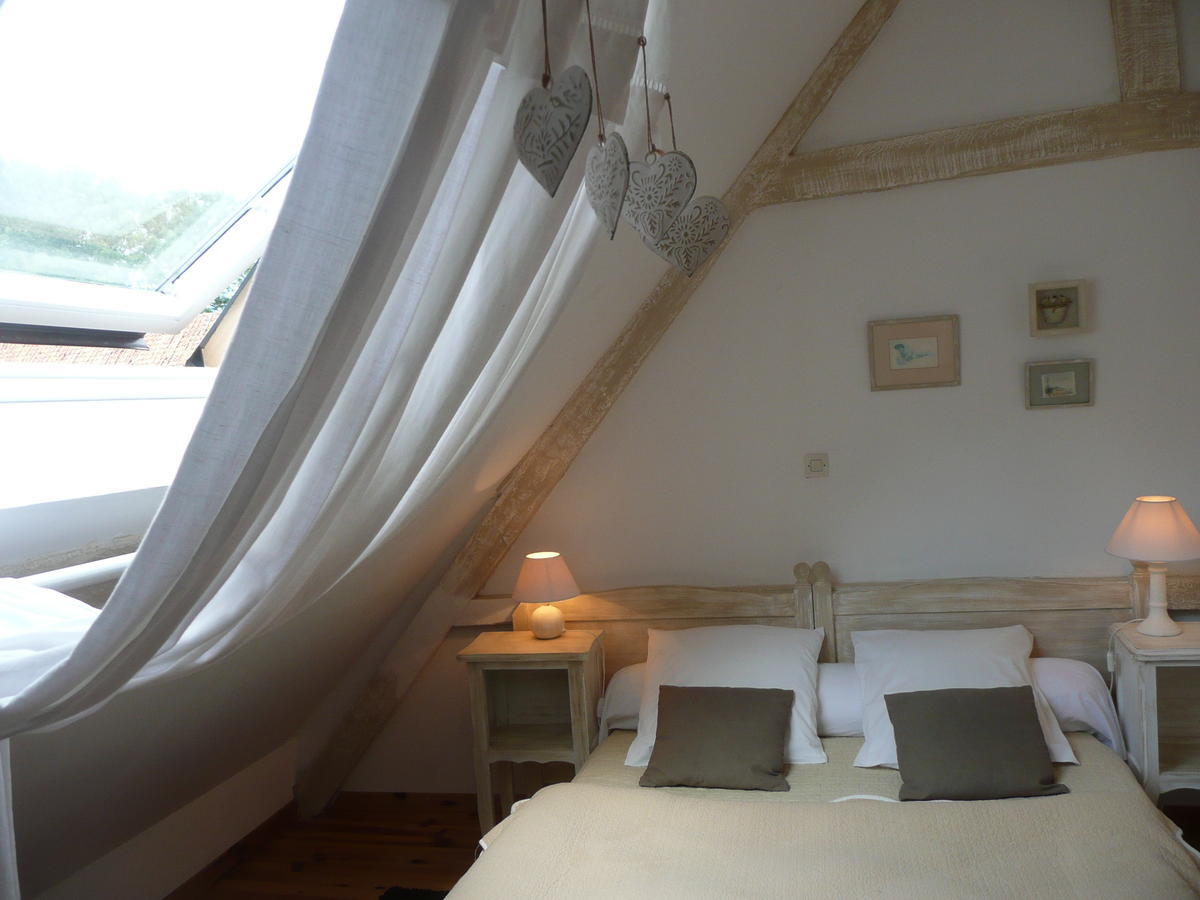 Manoir De Bois En Ardres Bed & Breakfast Rom bilde