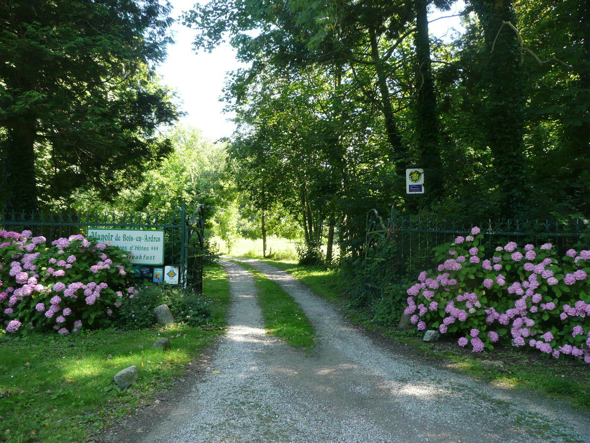 Manoir De Bois En Ardres Bed & Breakfast Eksteriør bilde