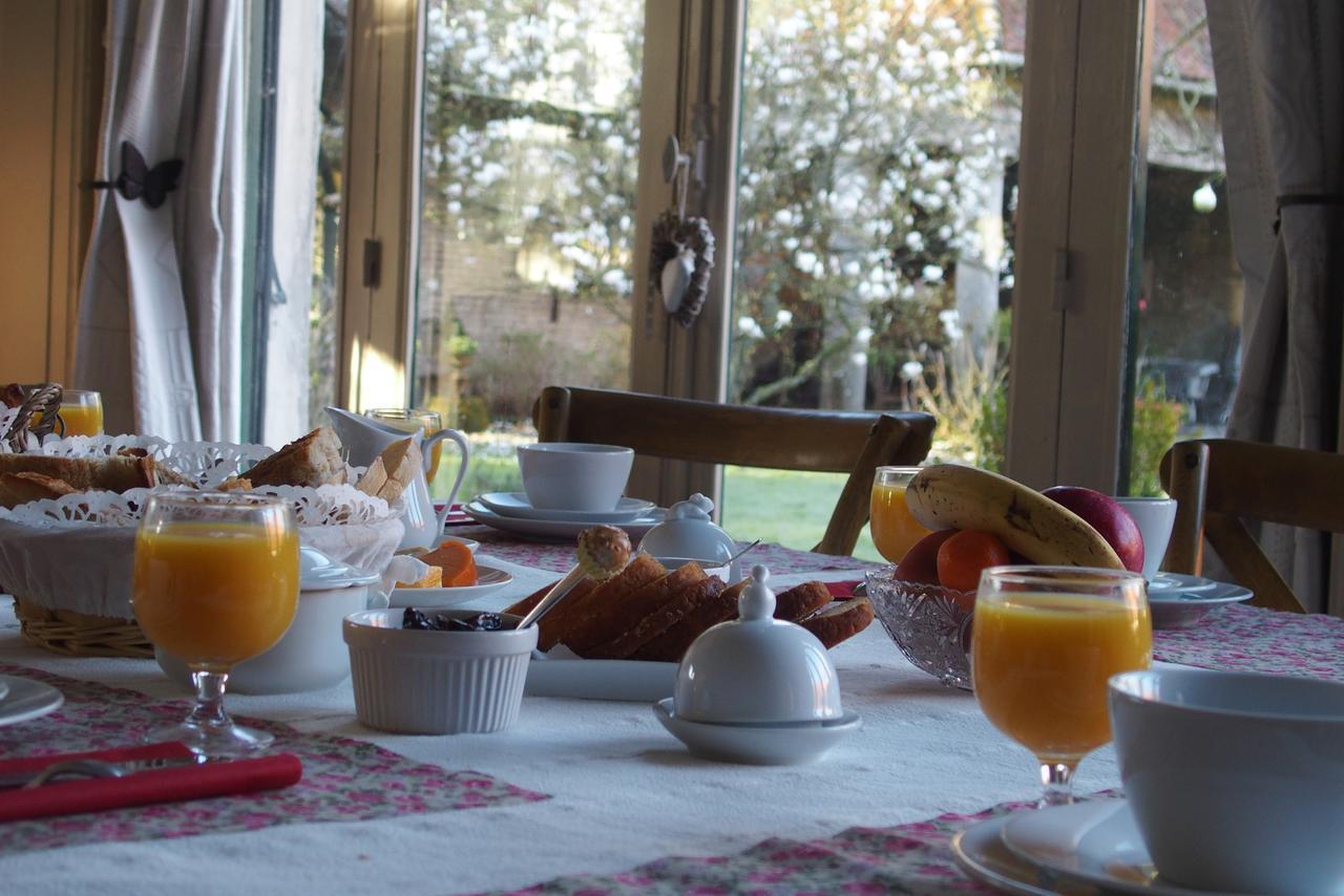 Manoir De Bois En Ardres Bed & Breakfast Eksteriør bilde